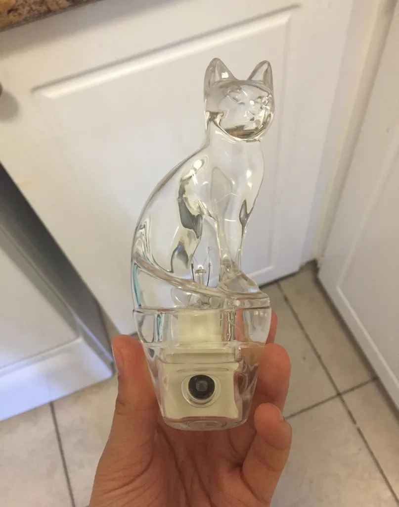 Light Sensor Nightlight With Cat Cover photo 1