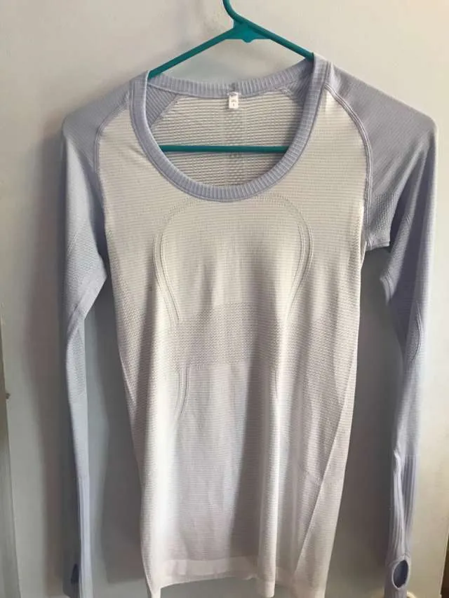 Lululemon Top photo 1