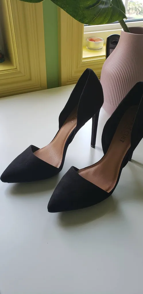 Black Suede Heels Size 9.5/40.5 photo 1