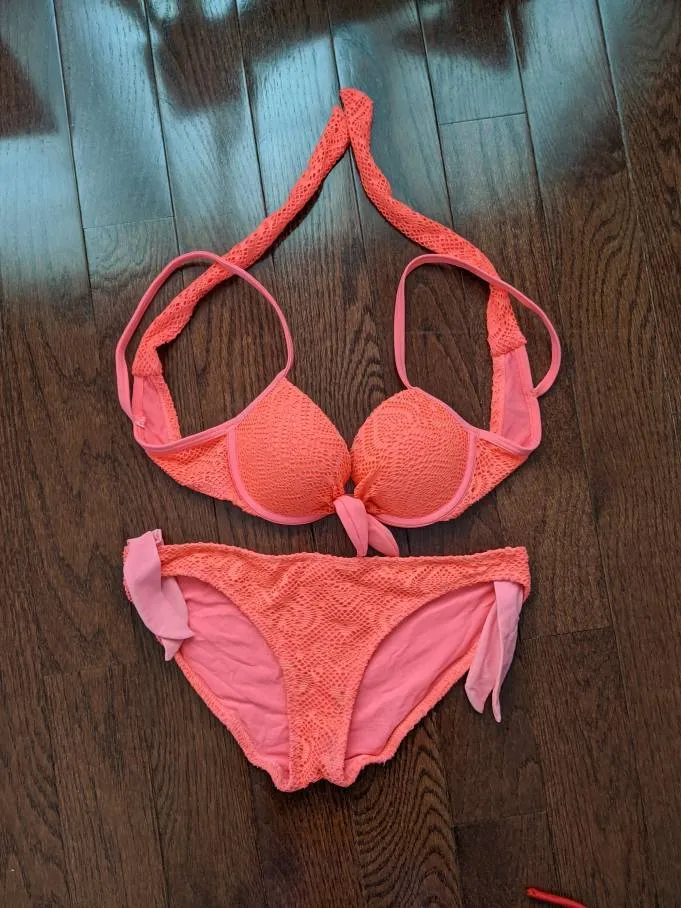 Aeries Bikini Set - Size XS photo 1