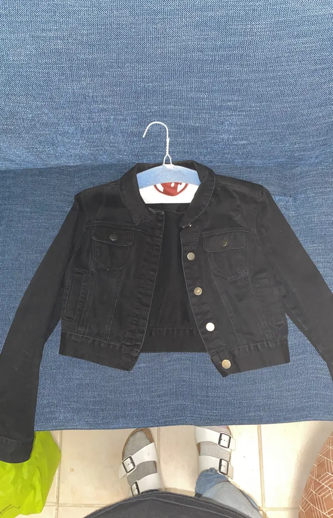 Cropped Black Jean Jacket F21 photo 1