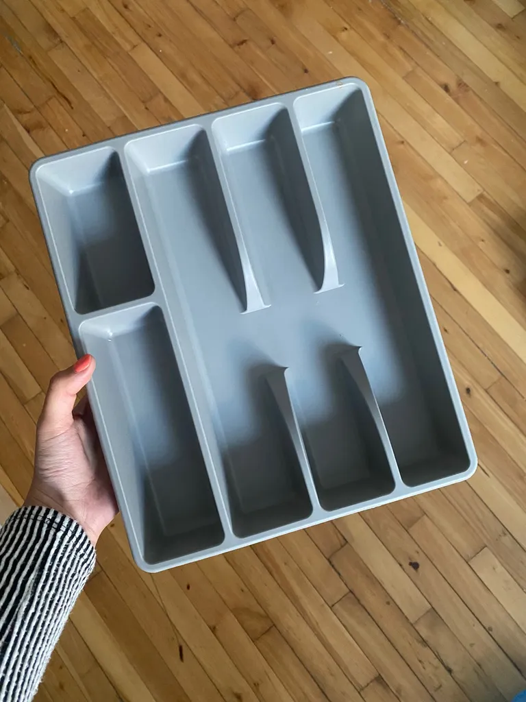 (FREE) Drawer Organizer photo 1