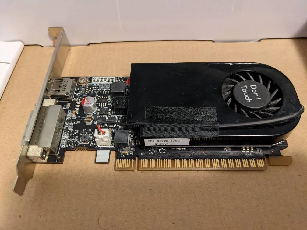 GeForce GTX 745 GPU photo 1