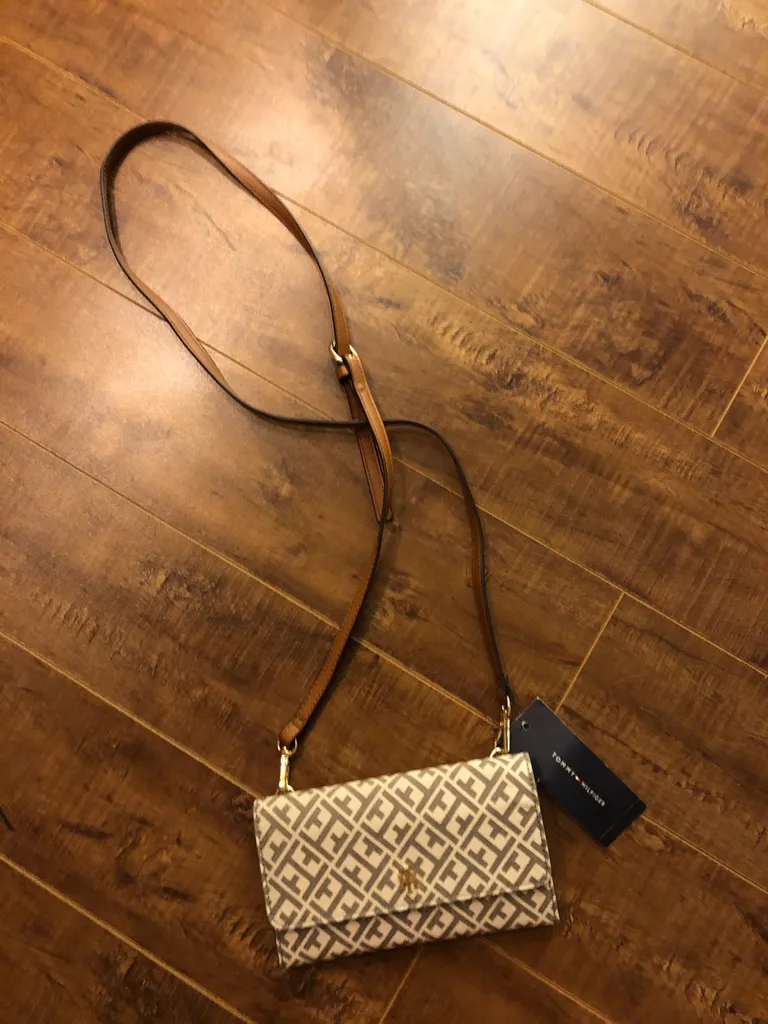 Tommy Hilfiger Crossbody photo 1