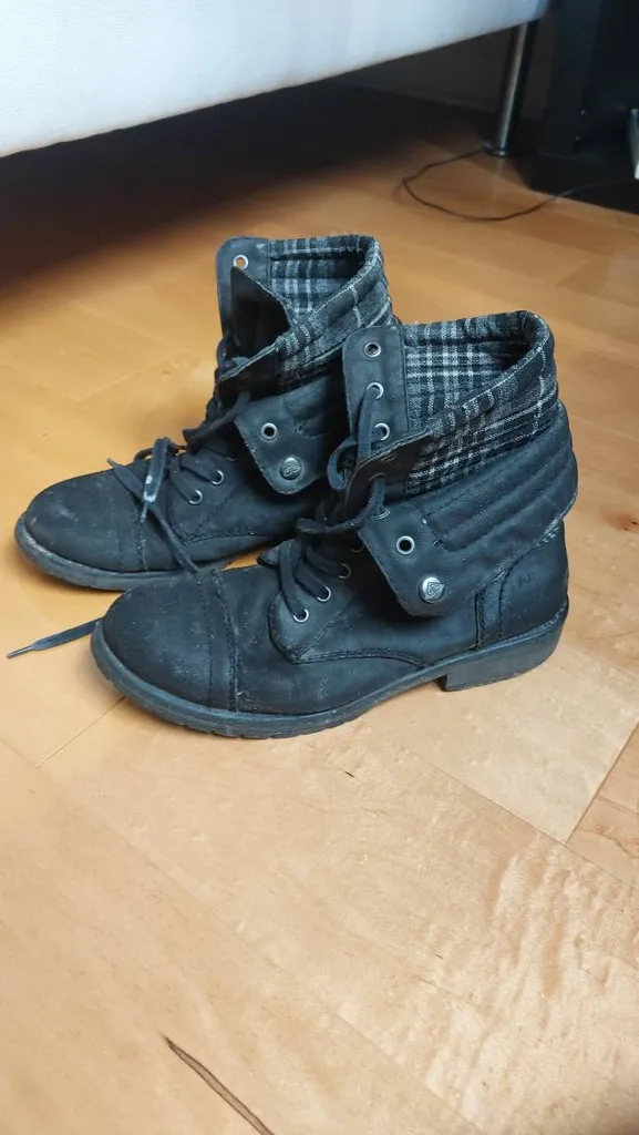 Roxy Winter Boots photo 1