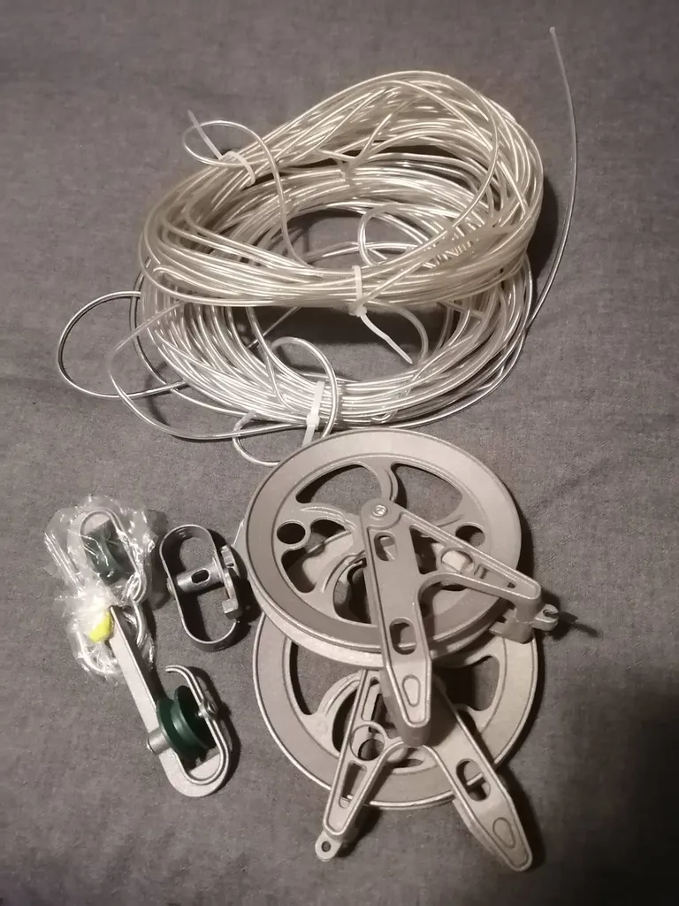 Clothes Line/ Hang Laundry Outside photo 1