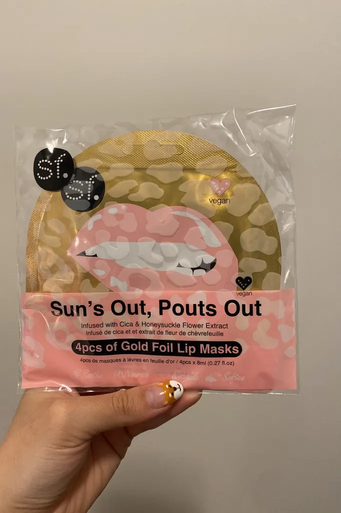 Gold Foil Lip Masks photo 1