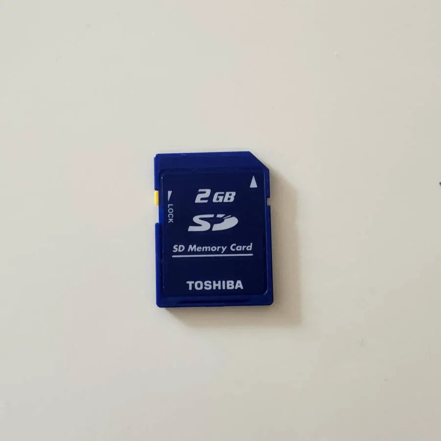 2GB Toshiba SD card photo 1