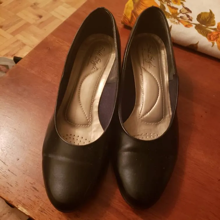 Size 8 Black Heels photo 1