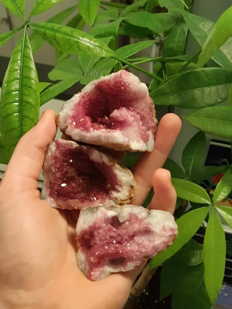 Magenta Geode photo 1