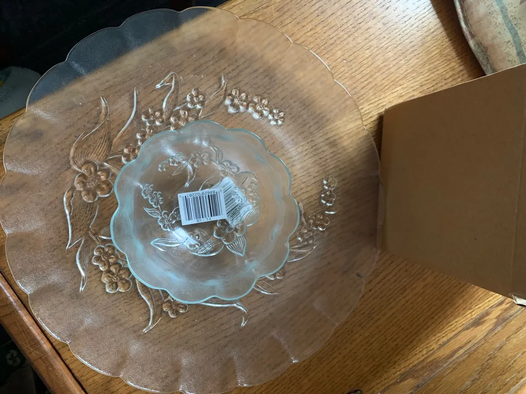 Vintage Vibes 12 X Dessert Bowls And 1x Serving Plate photo 1