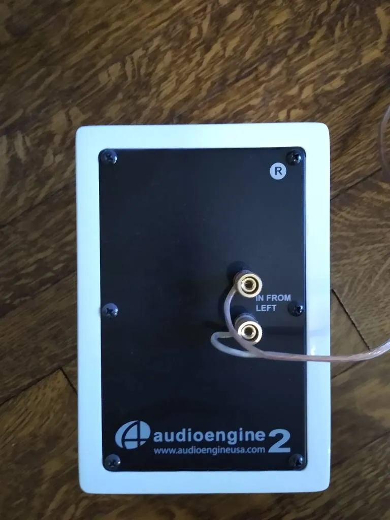 Sonos Player And Audio Engine2 Bookshelf Speakers photo 1