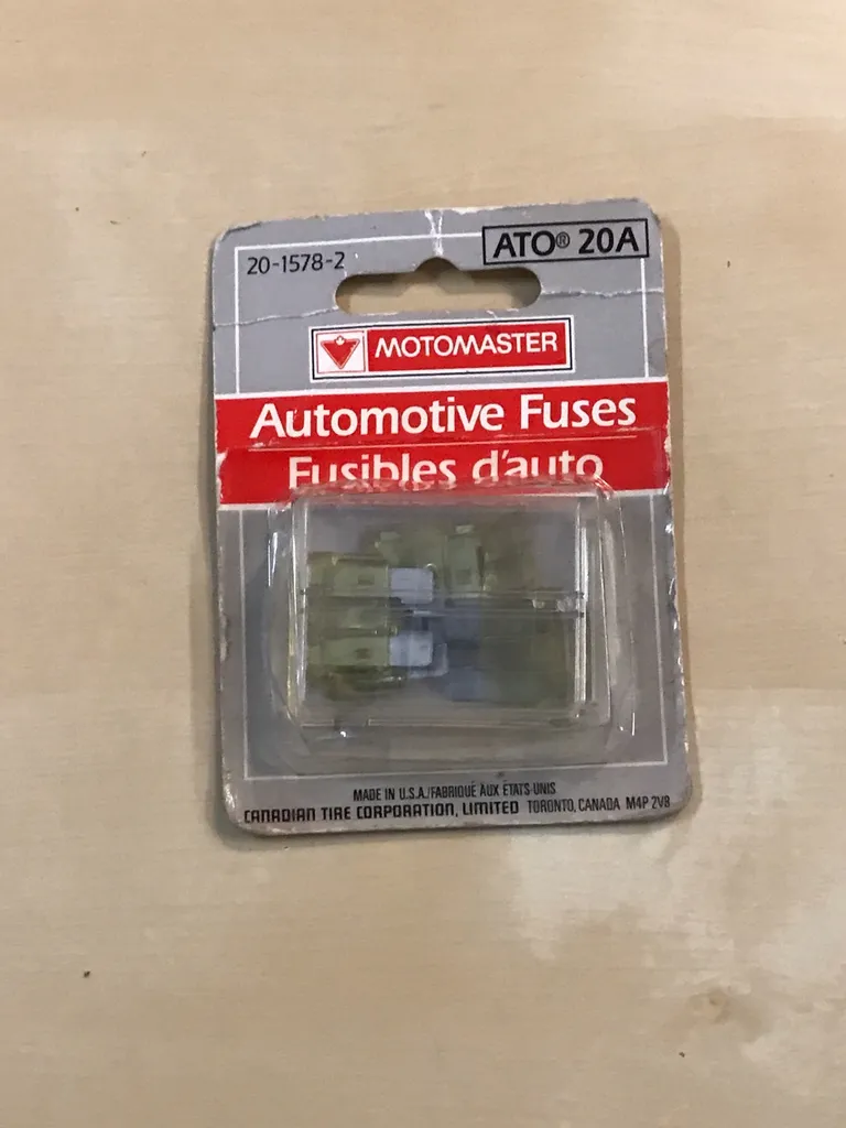 Unopened package of 5 ATO 20A automotive fuses photo 1