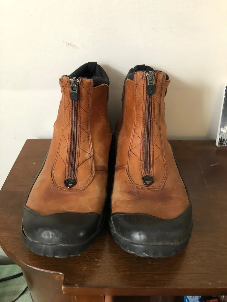 Clarks Boots Women’s 8.5US photo 1