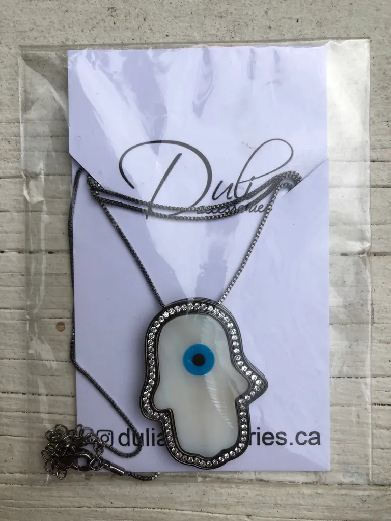 BNIP Necklace photo 1