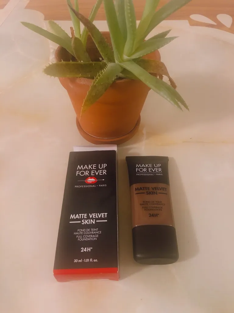 ⭐️Make Up Forever Foundation photo 1