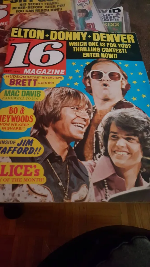 Vintage 70s 16 Magazine photo 1