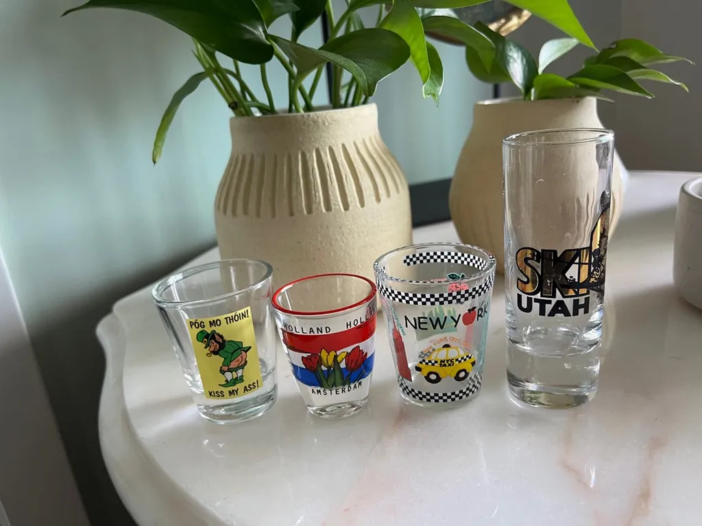 4 Shot glasses photo 1