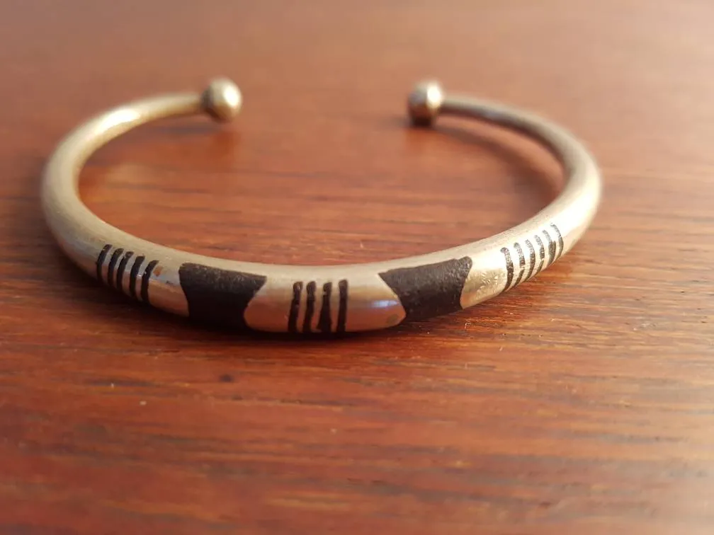 Silver And Black Coloured Bangle photo 1