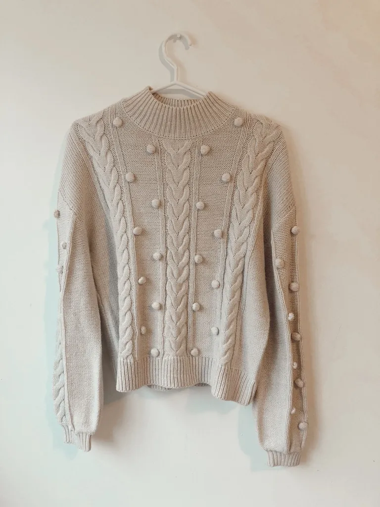 Creamy Sweater photo 1