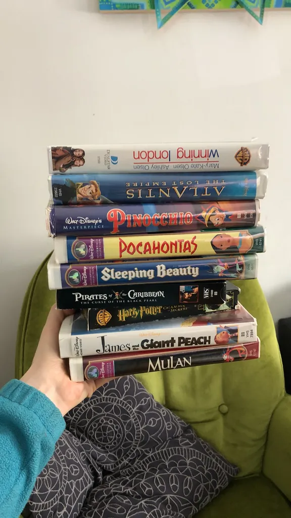 9 Disney & Pixar VHS Tapes photo 1