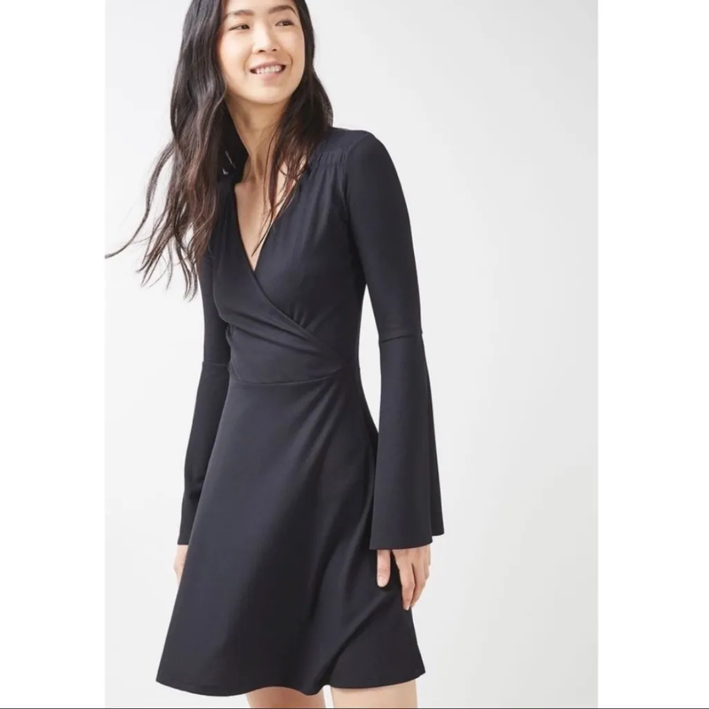 BNWT Topshop Ribbed Bell Sleeve Dress Size 2 photo 1