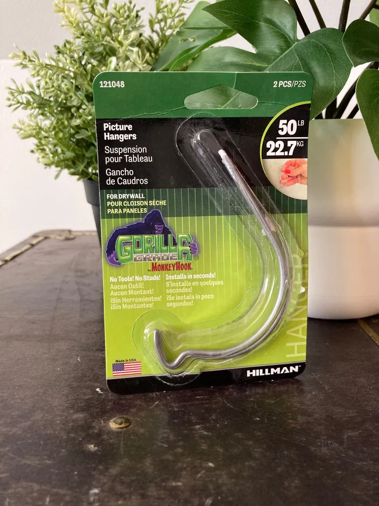 Picture hangers photo 1