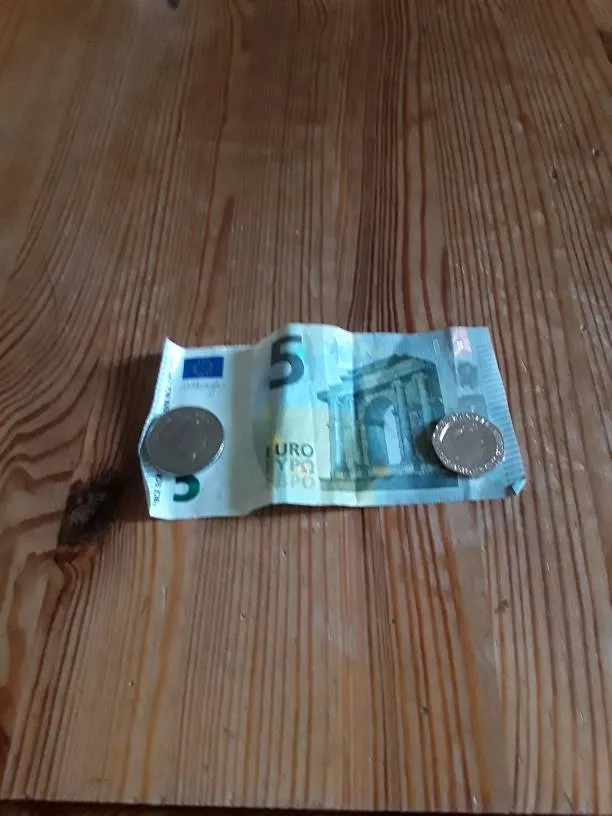 ISO EUROS AND UK POUNDS photo 1