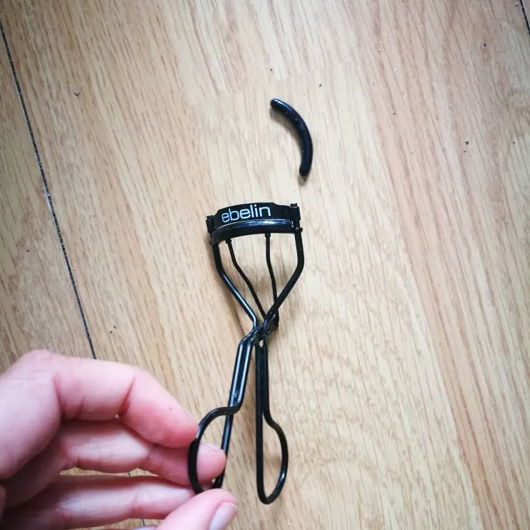 Eyelash Curler photo 1