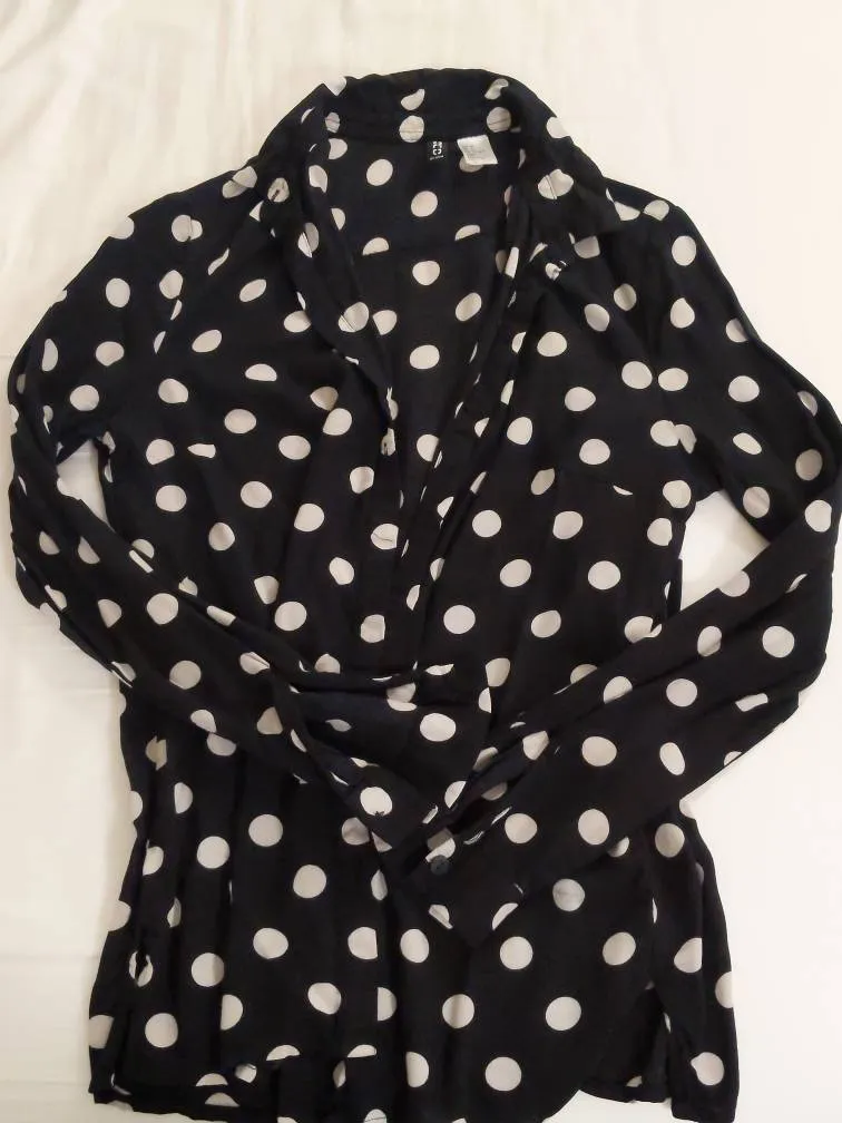 H&M Divided Polka Dot Button-up Size 4 photo 1