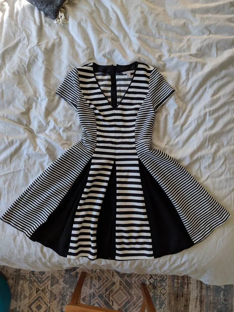 Banana Republic Dress Size 0 photo 1