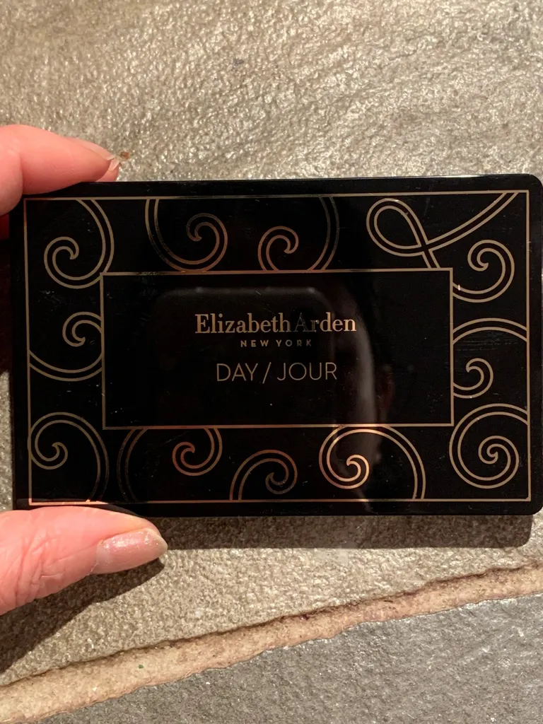 Elizabeth Arden Day Eyeshadow Palette photo 1