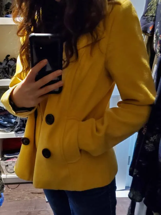 Yellow Coat photo 1