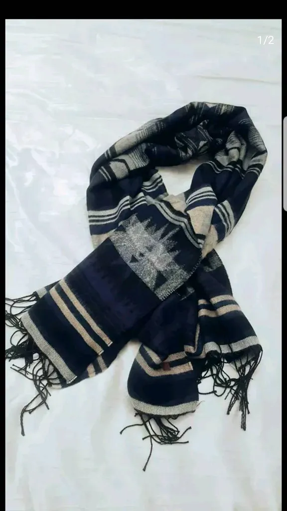 BNWOT Aztech Scarf photo 1