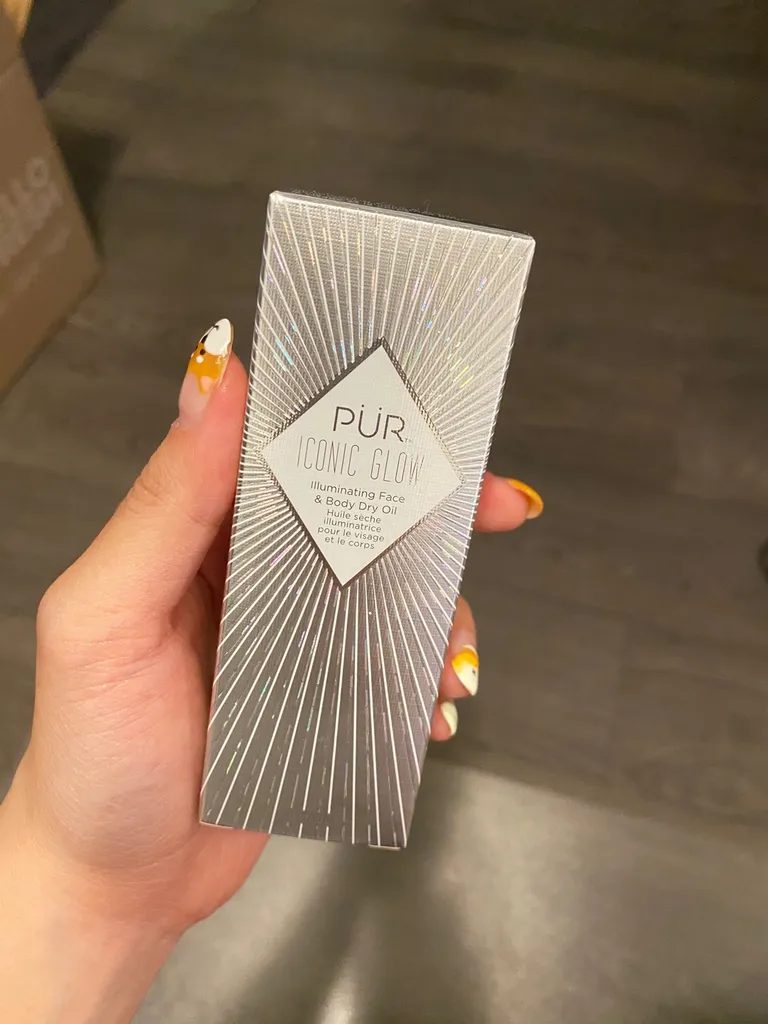 PÜR ICONIC GLOW photo 1