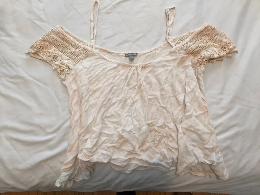 BNWOT Cute Off The Shoulder Crop photo 1