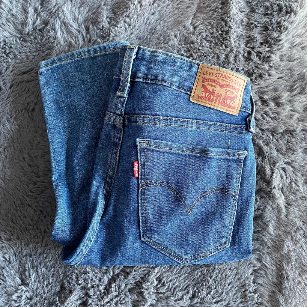 Levi’s 711 Skinny Jeans photo 1