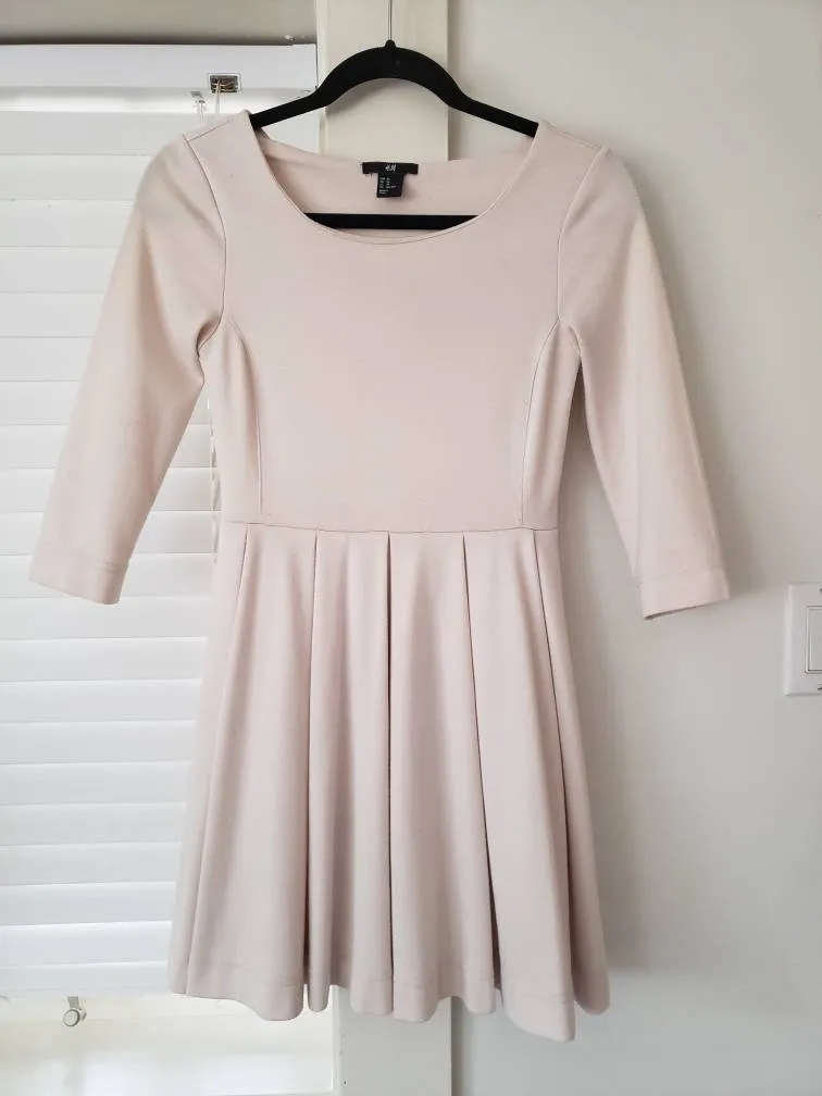 Cream-coloured 3/4 Sleeve Dress photo 1