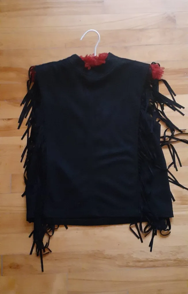 Sleeveless Fringed Top photo 1
