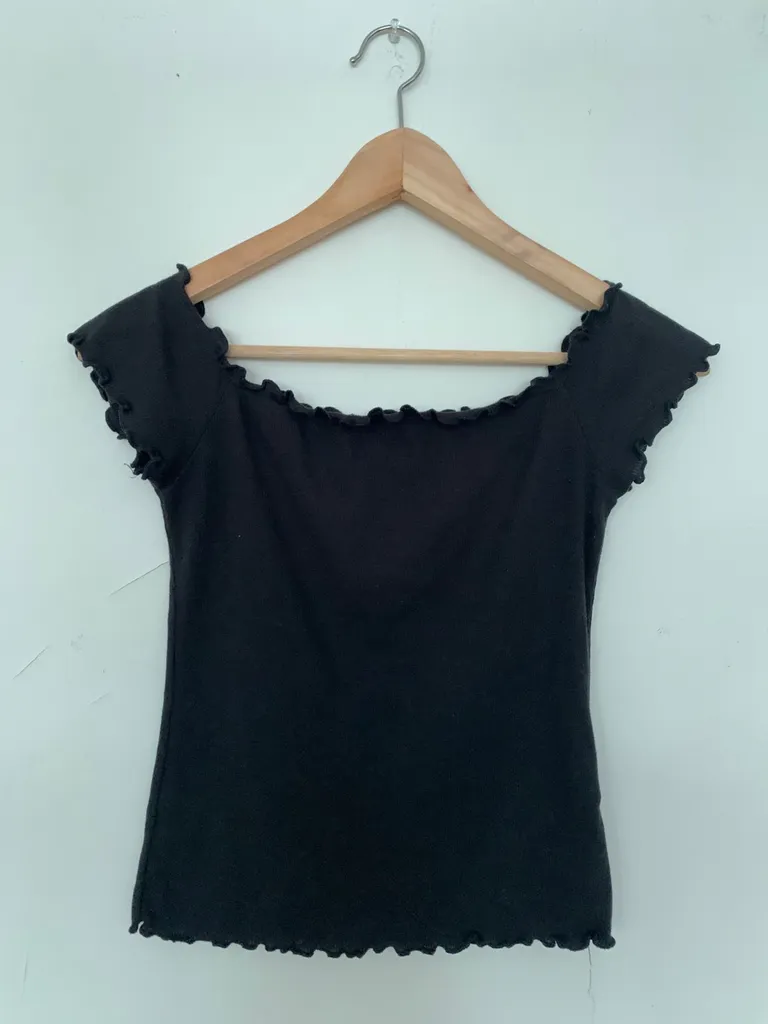 Hollister Medium Crop photo 1