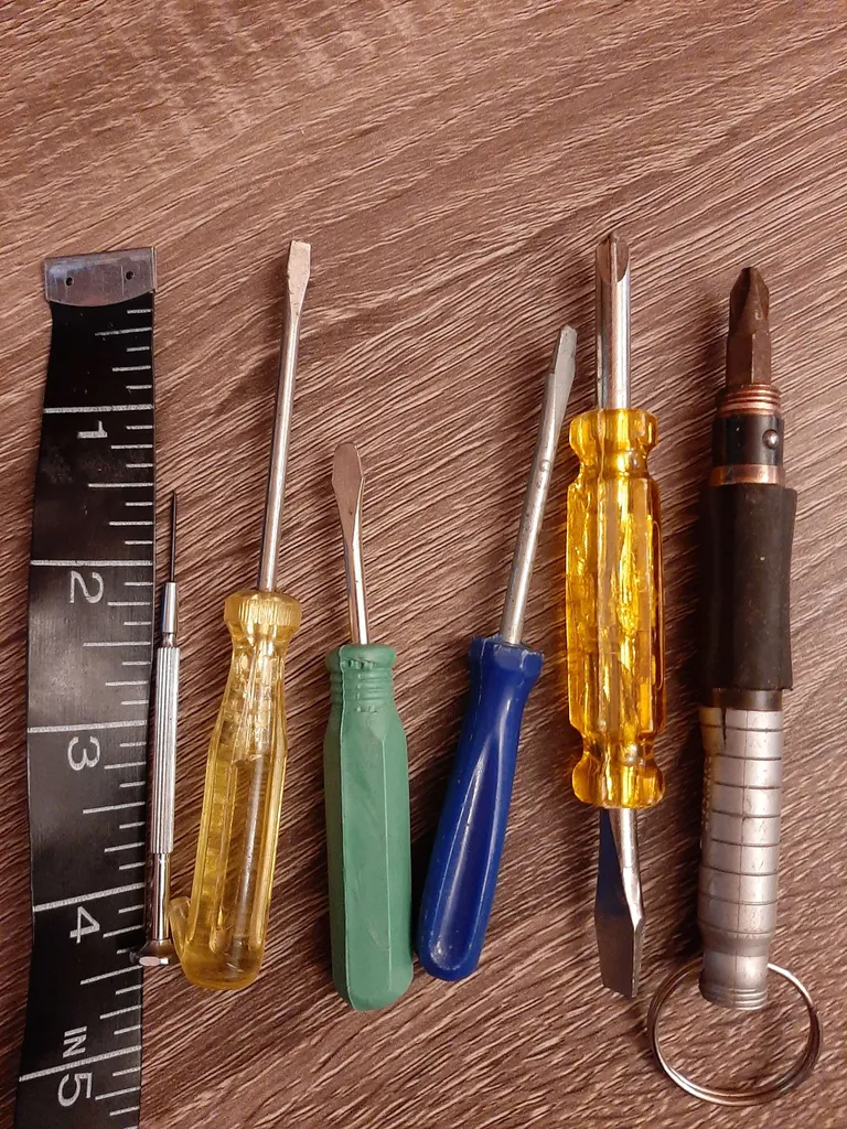 Small screwdrivers photo 1
