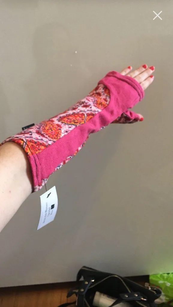 BNWT Canadian Made Arm Warmers photo 1