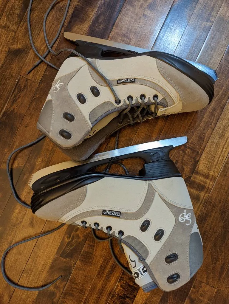 CCM COMFORT SERIES~JAMIE SALE & DAVID PELLETIER~ICE SKATES~WO... photo 1