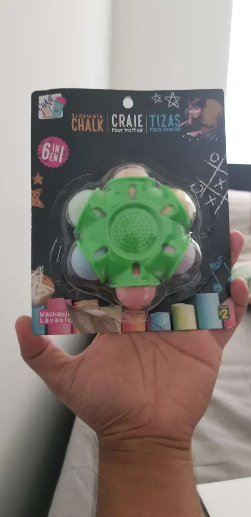 Kiddie Stuff : Bubble wands and Sidewalk Chalk photo 1