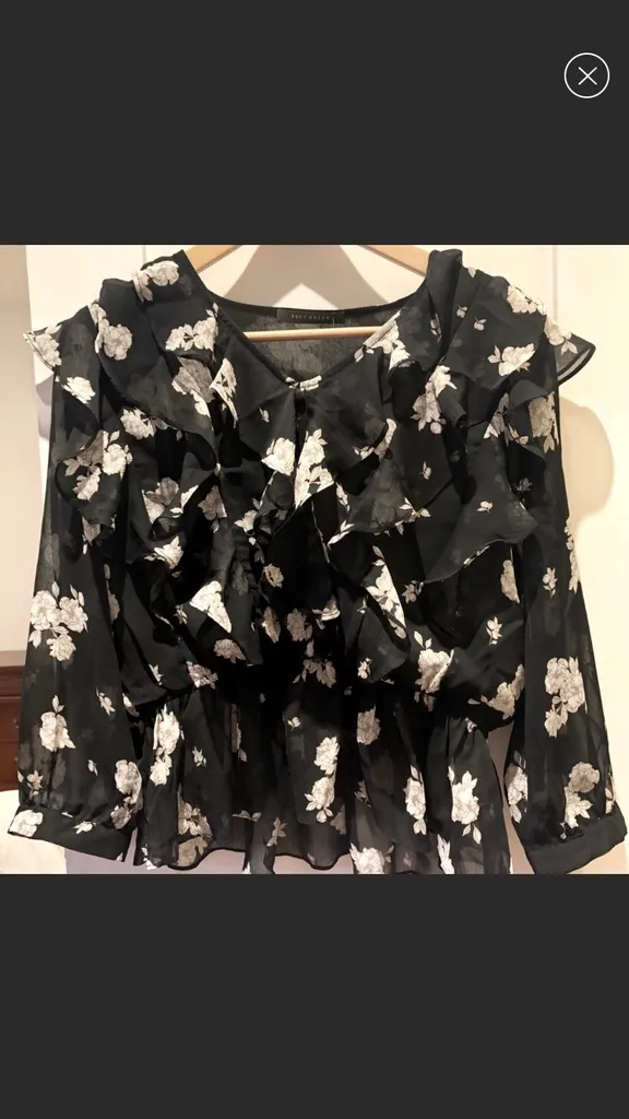 Suzy Shier Black Floral Blouse BNWT photo 1