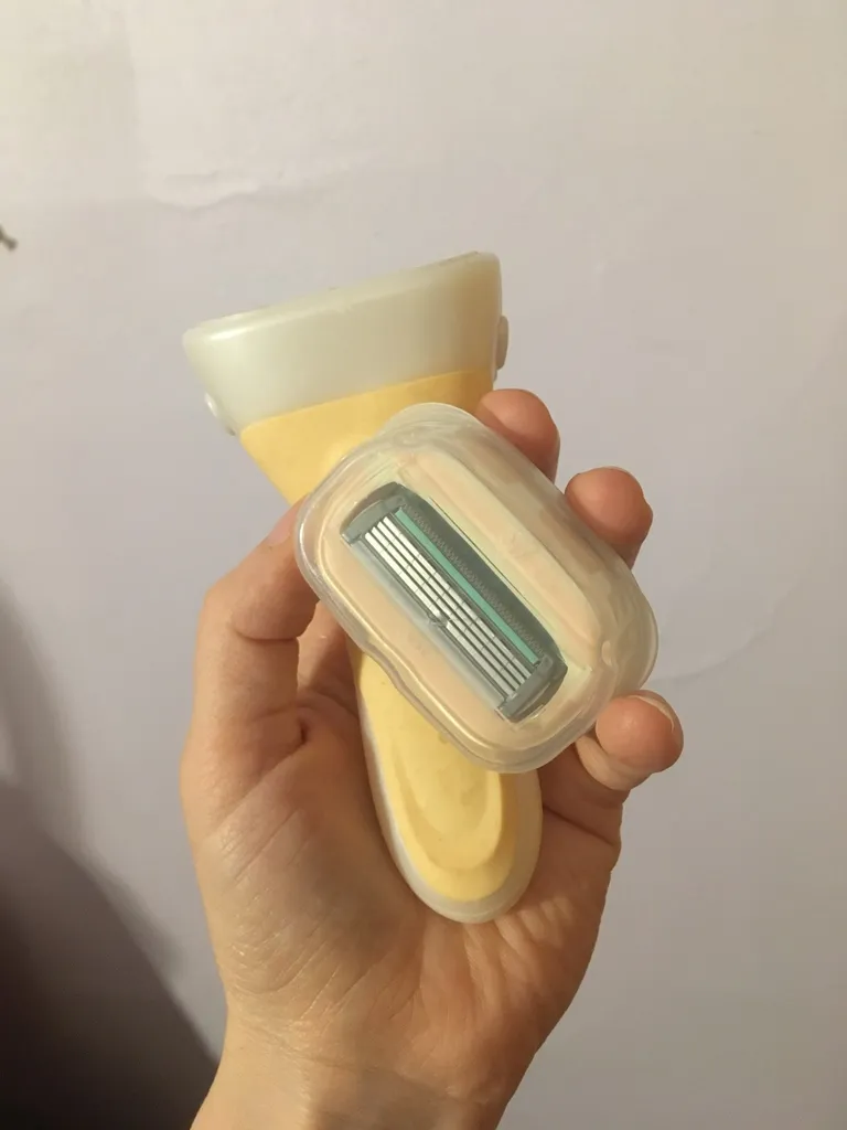 Shick Intuition photo 1