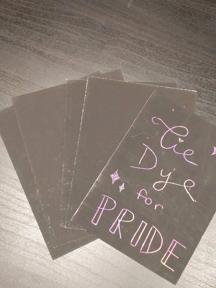 Scratch-to-reveal Paper photo 1