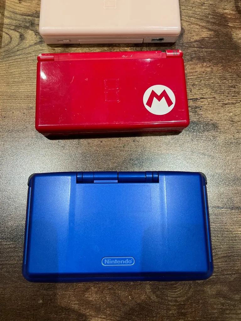 Nintendo DSi, DS, DS Lite Handhelds photo 1