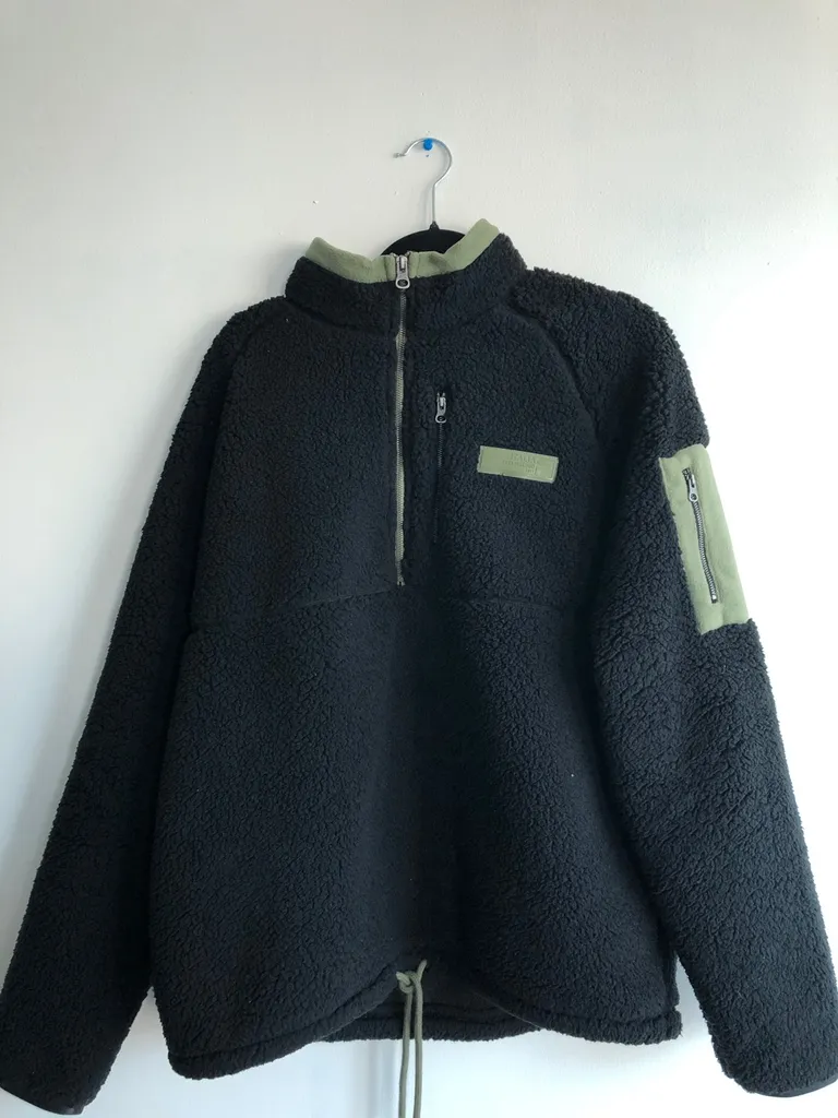 Medium FILA urban Outfitters Fleece Sweater photo 1