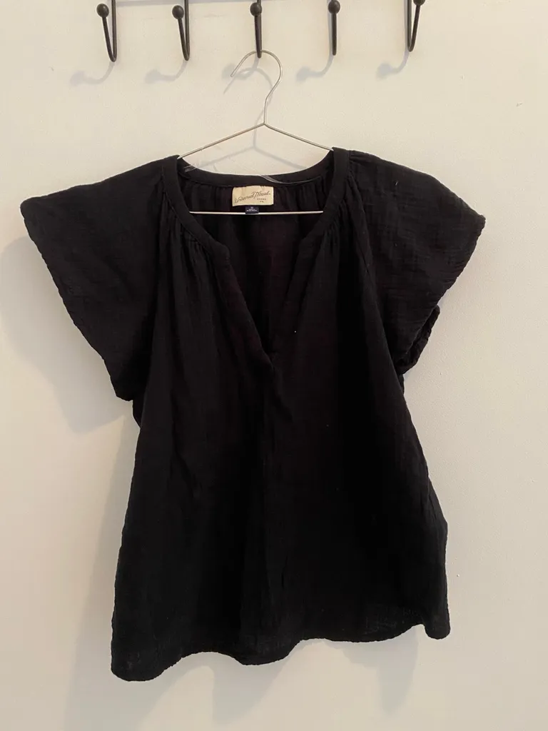 Women’s Top Flared Sleeves Size M photo 1